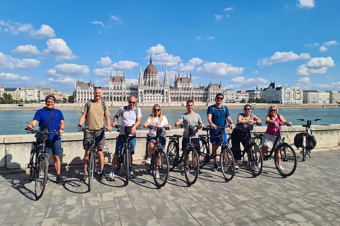 Budapest Highlights Bike Tour with a local guide - Heroes’ Square and Városliget: monuments, park air, and the feeling of ceremony
