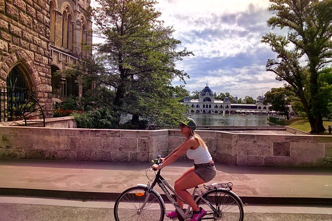 Budapest Highlights Bike Tour with a local guide - Elizabeth Square to Andrássy Avenue: the grand boulevard feel