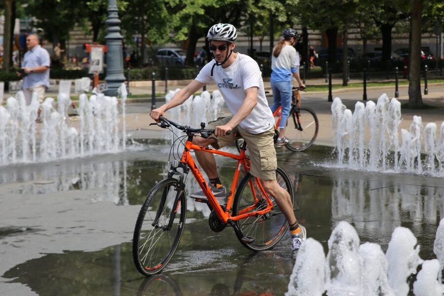 Budapest: Historic Downtown Bicycle Ride with Scenic Views - Andrássy Avenue to Heroes’ Square: grand boulevard energy and photo-perfect pauses