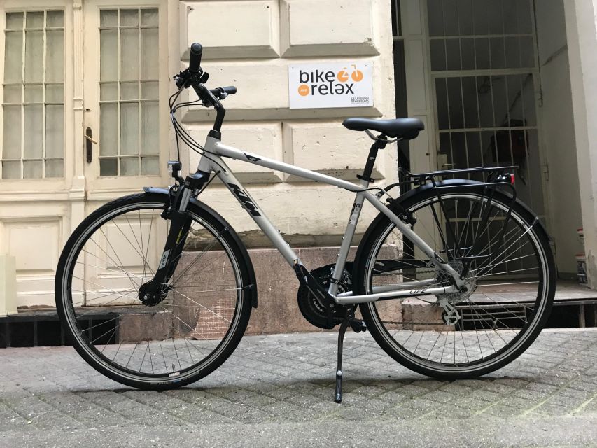 Budapest: Historic Downtown Bicycle Ride with Scenic Views - The ride itself: pace, safety, and how the guide keeps things smooth