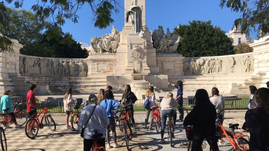 Cadiz: City Bike Tour - Medieval Gates and the Old-Walls Feeling in Your Legs