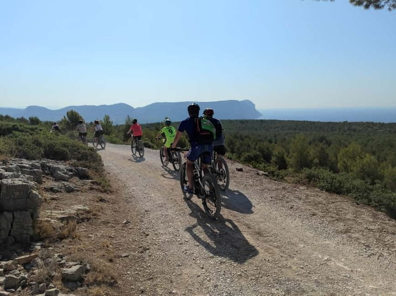 Cassis: Calanques and Viewpoints Tour by Mountain E-Bike - The ridges and ridgeline work: Cassis Bay payoff