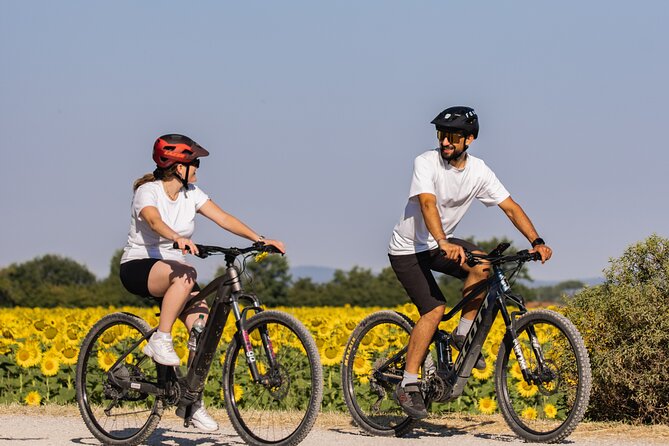 Castiglion Fiorentino - eBike tour in the tuscan countryside - Stop 1: Castello di Montecchio Vesponi and the thrill of a castle-side route
