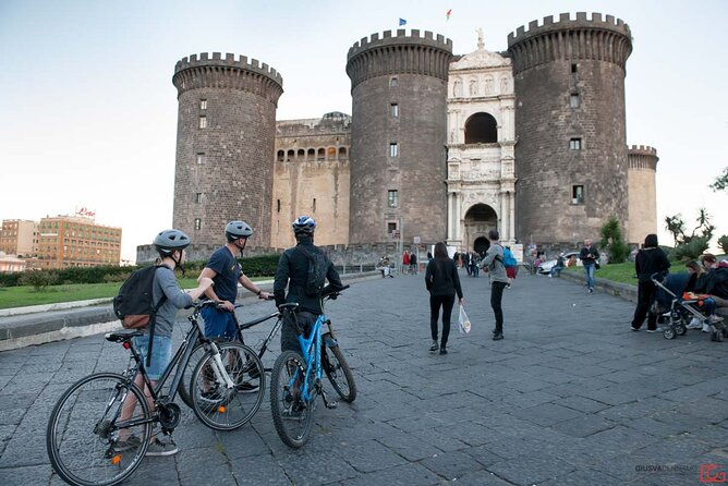 Central Naples Bike Tour - Via Toledo and the Spanish Quarter: Shopping Streets With a Built-In Backstory