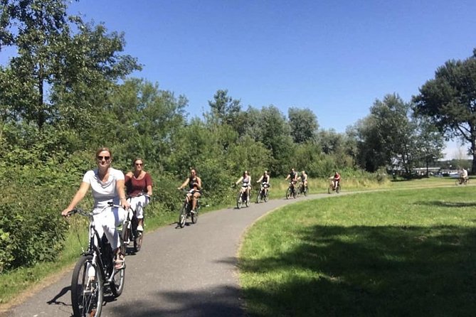 Cheese, Canals & Windmill Countryside E-Bike Tour Amsterdam - Stop 3: Krijtmolen d’Admiraal Windmill Stop and What You Should Listen For