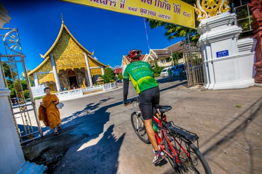 Chiang Mai: Historic Old City Bike Tour - Morning or Night - Meeting at Discova Day Tour Shop: Easy Start, Real Orientation