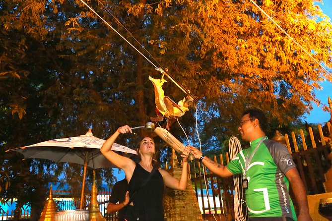 Chiang Mai Night Bike Tour - Chiang Mai Gate Night Market Food Tasting and Drinks