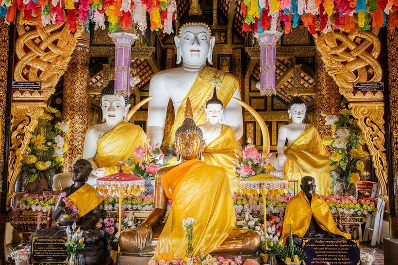 Chiang Mai: Private Historic Old City Bike Tour - Night - From Discova Shop to Tha Phae Gate: The Start Feels Effortless