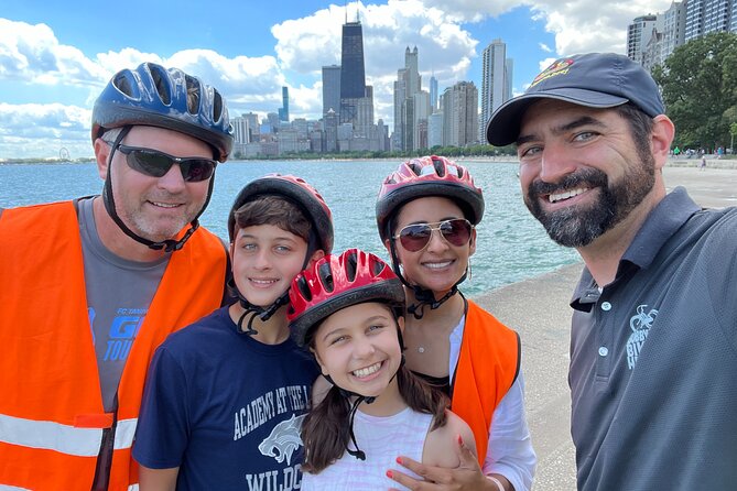 Chicago Family Food and Bike Tour with Top Attractions - Stop 1: The Lakefront Trail Sets the Tone