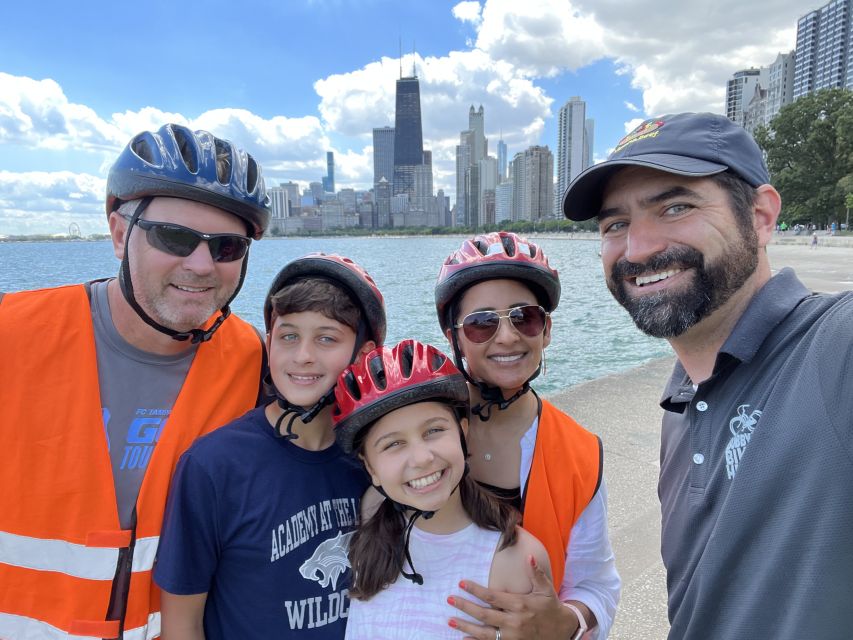 Chicago: Lakefront Neighborhoods Bike Tour - Lakefront Strolls, North Avenue Beach, and Big Sky Views