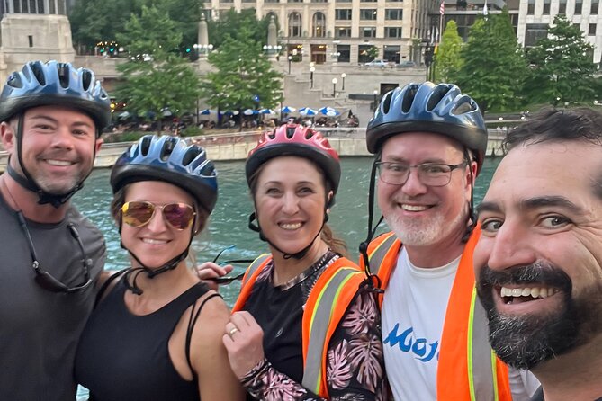 Chicago's Ultimate City Bike Tour - Adler Planetarium, Northerly Island, and the City’s Outdoor Side