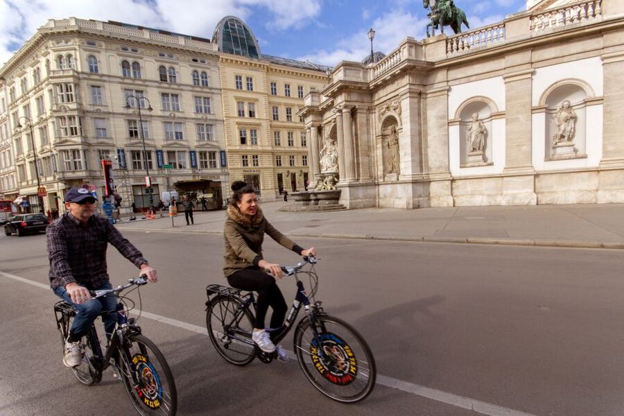 Classic Vienna: 3-Hour Guided Bike Tour - Ringstraße: Staatsoper, Parliament, Burgtheater, and Rathaus in motion