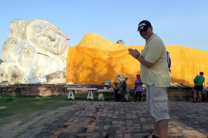 Colors of Ayutthaya Full-Day Bike Tour - Wat Mahathat: the Great Relic and the huge prang