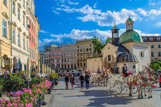 Complete Cracow Bike Tour (small group of maximum 15 people!) - Stare Miasto: Barbican, Planty Park, and the Market Square story