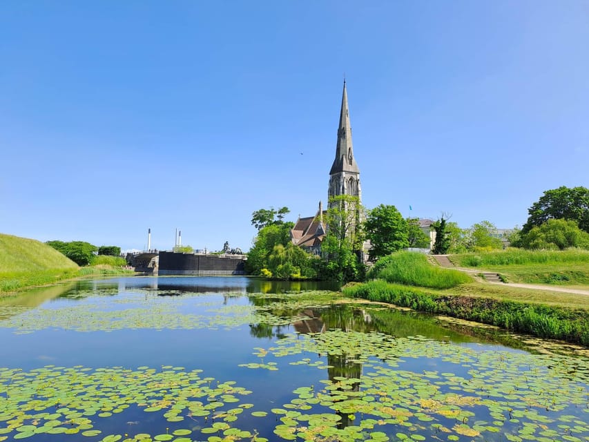 Copenhagen: 2,5-Hour 'Must See' Bike Tour with a Local Guide - Why Copenhagen on a bike beats hopping between stops