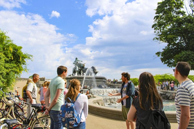 Copenhagen: 2-hour City Highlights Bike Tour - Christiansborg Palace and City Hall Square: Denmark’s Civic Core