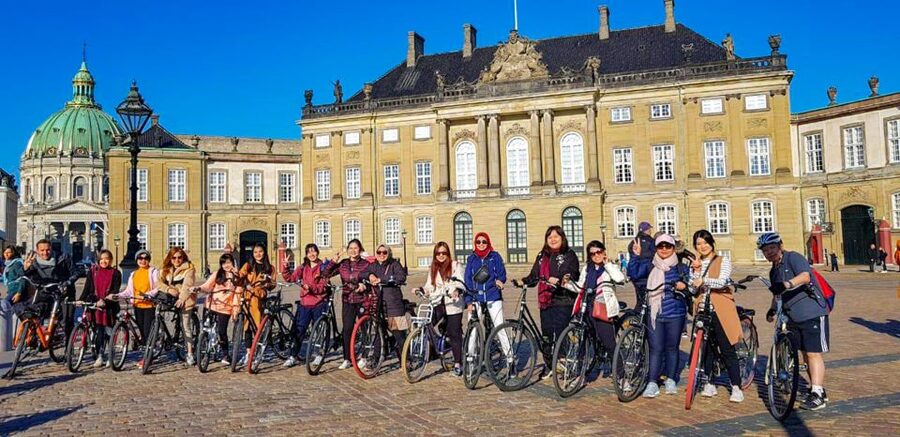 Copenhagen: 3 Hour Private Bike Tour - The Little Mermaid by bike: iconic views, easy timing