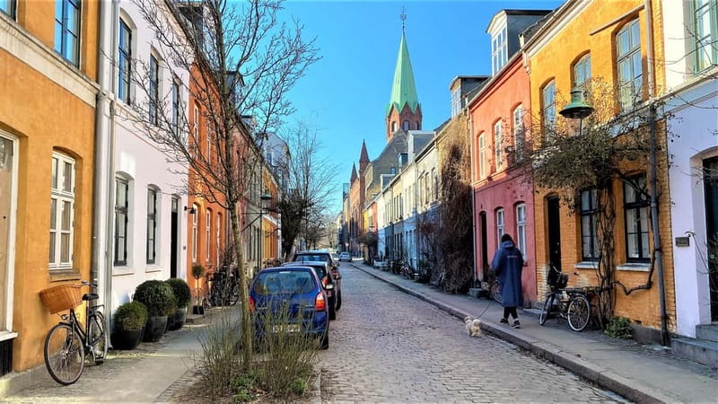 Copenhagen & Christiania : Guided Bike Tour in French - Blox, Lille Langebro, and the church views: where new design meets old streets