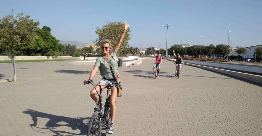 Córdoba Daily Highlights Bike Tour - Meeting Point on Calle Moriscos: What You Actually Need to Know