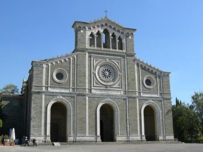 Cortona - Easy guided eBike tour around the Etruscan City. - First ride on an eBike: what you’ll do before the route turns hilly