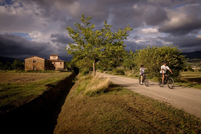 Cortona - Easy guided eBike tour around the Etruscan City. - How the guide changes the day (names you may meet)