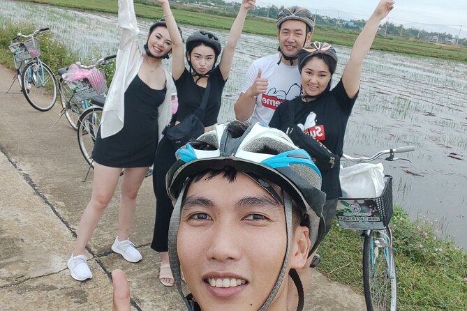 Countryside Bicycle To-Trà Quế village,Carpentryvillage,makingMat - Crafts and Hands-On Moments: Lanterns and Sleep-Mat Weaving