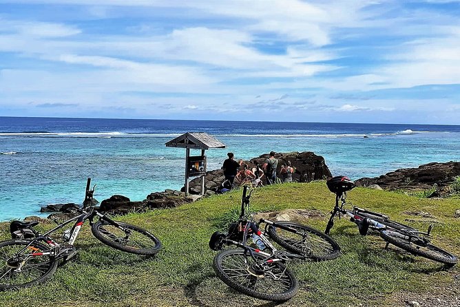 'Discover' Rarotonga Cycling Tour with Lunch - How 3 hours of cycling turns into real views (not bike boredom)