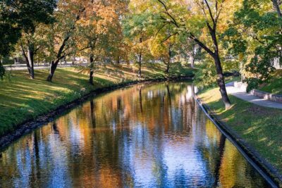 Discover Riga Bike Tour - Stop-by-stop: from Town Hall Square to Freedom Monument