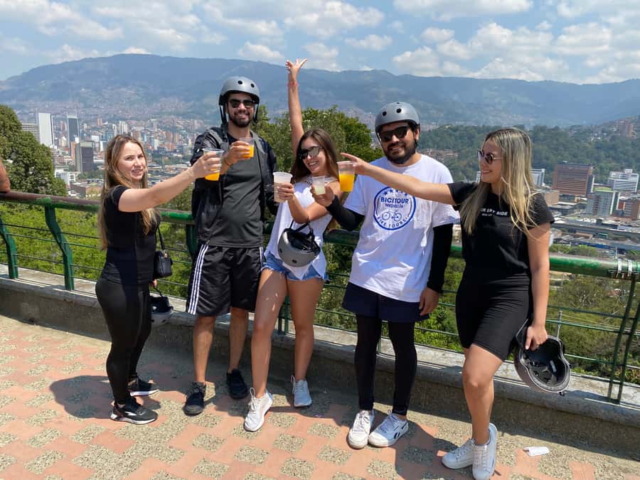 E-Bike City Tour Medellin with Local beer and Snacks - Meeting at San Joaquin Church: the start that sets the tone