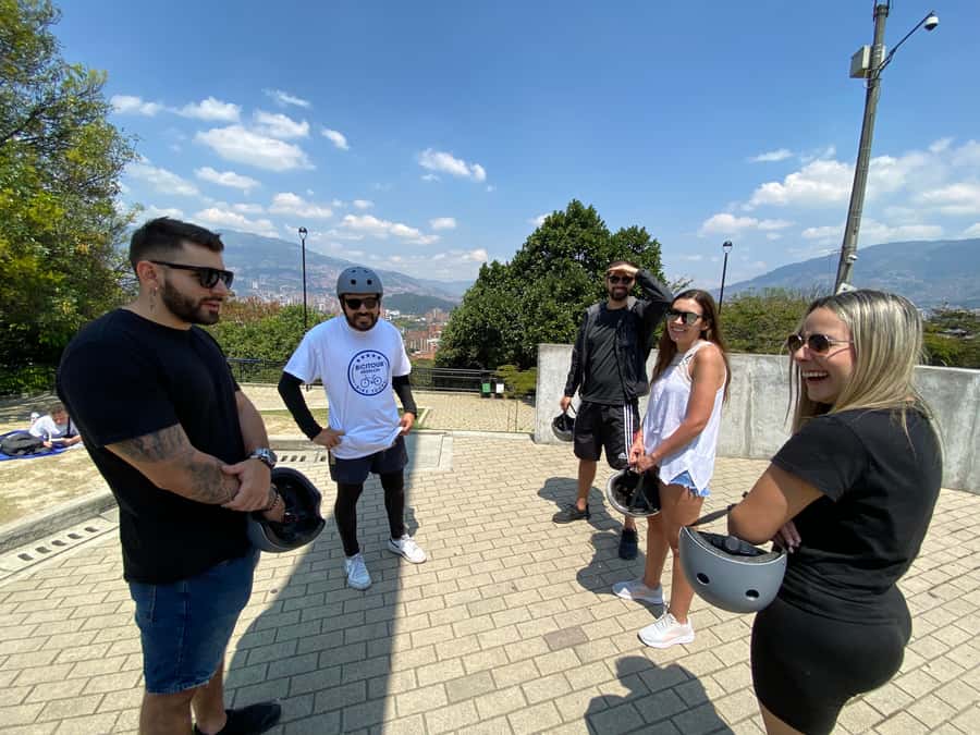 E-Bike City Tour Medellin with Local beer and Snacks - Conquistadores (30 minutes): getting comfortable with Medellín’s flow