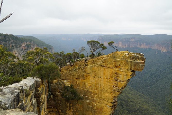 E-bike (electric) - Blue Mountains - Hanging Rock - SELF-GUIDED Hire Service - Hanging Rock: no fence, loose footing, huge views
