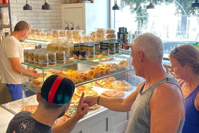 E-Bike, Focaccia and Wine - Giovanni’s focaccia in Locorotondo: the stop that makes the tour feel worth it