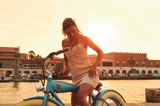 E-Bike Photo Stop Tour - Plateia Ippokratous: the lively center of the Old Town