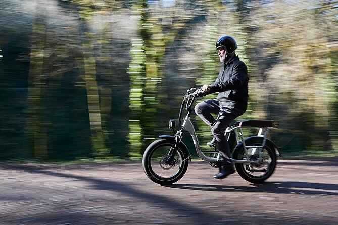 E-bike Rental - 3 hour along the shoreline Bike Path - Stop 2: Musée du Fjord (Hands-On Fjord Learning, Ticket Not Included)