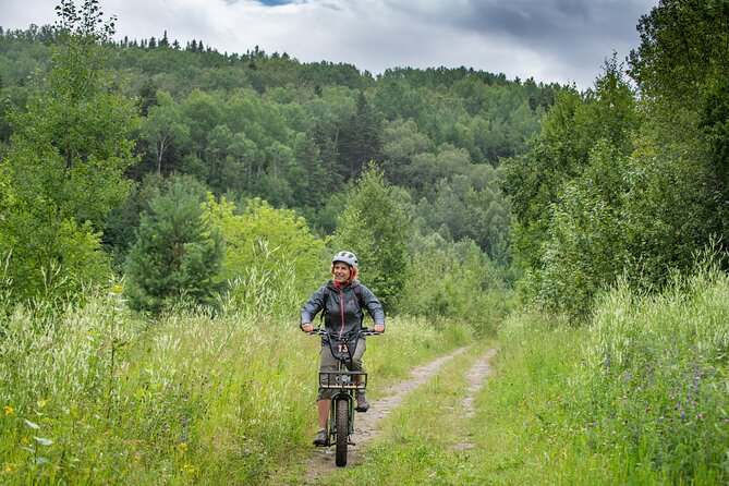 E-bike Rental - 3 hour along the shoreline Bike Path - Along the Ride: Point de vue Stops and a Chance for Fresh Cheese