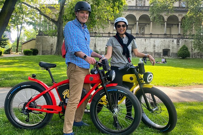 E-BIKE TOUR: 10 Must-See Landmarks & Viewpoints in Prague 1-8per. - Old Town Square and the Astronomical Clock Area in Quick, Useful Context