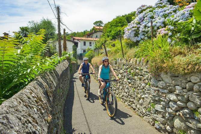 E-Bike Tour around Three Lakes and Idyllic Mountain Life - Velzo and Naggio: vineyard climbs, tight alleyways, and a preserved square