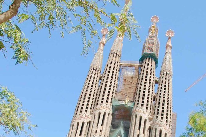 E-Bike tour in Barcelona with English Guide - E-bikes vs. regular bikes: when pedal-assist helps and when it doesn’t