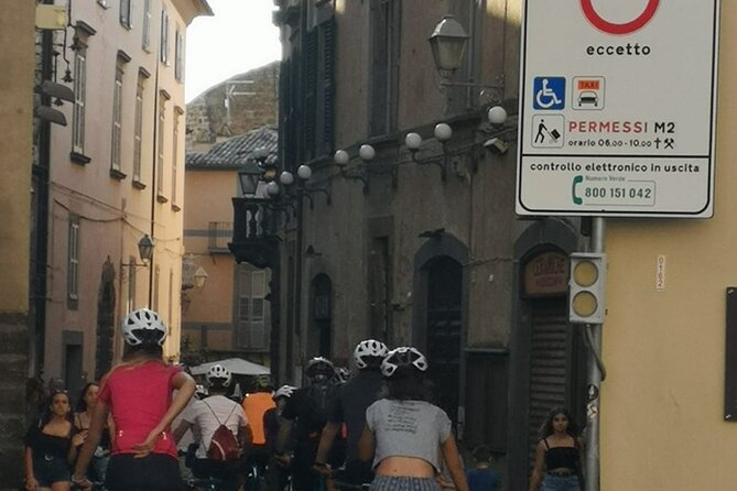 E-bike tour in Orvieto in small group: history, culture with lunch or dinner - Duomo Piazza and the Cantina Foresi Seated Tasting