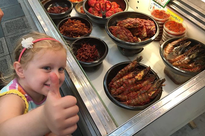 Eat, Drink & Cycle: Osaka Foodie Bike Tour - Tower Knives Stop: A Fun Side Quest
