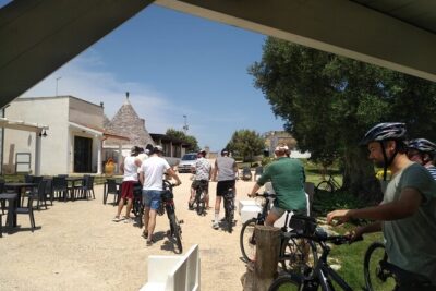 Ebike tours: the villages of Valle d'Itria and tasting of typical products - Cisternino’s centro storico stop: a fast look that sets the tone