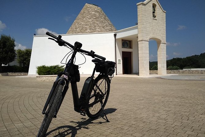 Ebike tours: the villages of Valle d'Itria and tasting of typical products - Masseria Madonna dell’Arco: the km-zero tasting you’ll actually remember