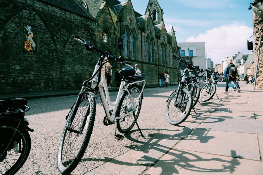 Edinburgh: Scenic Bike Tour - Getting rolling: Blackfriars Street to the Royal Mile area