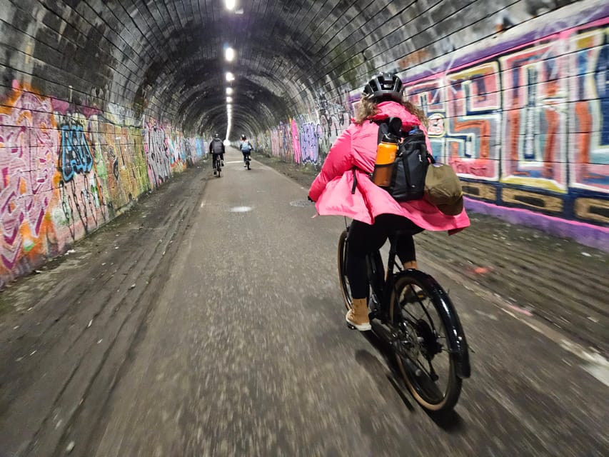Edinburgh: Sightseeing Bike Tour - Start at Princes Street, Then Swap Streets for Bike Paths