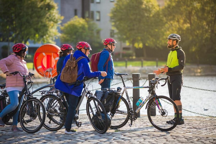 Edinburgh: Sightseeing Bike Tour - Stops That Feel Like Edinburgh, Not Just Sights