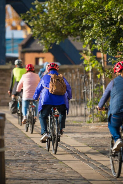 Edinburgh: Sightseeing Bike Tour - The 3-Hour Route: City Center to Leith and Portobello (Plus the Return)