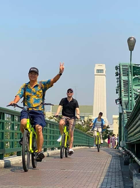 Electric Bike Tour - Talat Noi and Chinatown: tight lanes, real texture