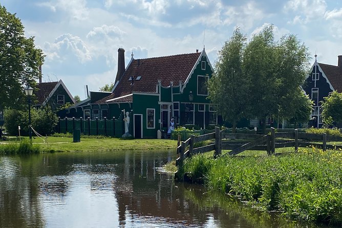 Escape Amsterdam: E-Bike to Zaanse Schans Windmills & Zaandam - Landsmeer and Het Twiske: farms, animals, and a local break