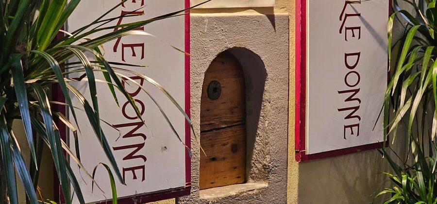 Florence: 2-Hour Guided Bike Tour - Ponte alle Grazie, Santa Croce, and Piazza della Signoria: Art, Politics, and Big Squares
