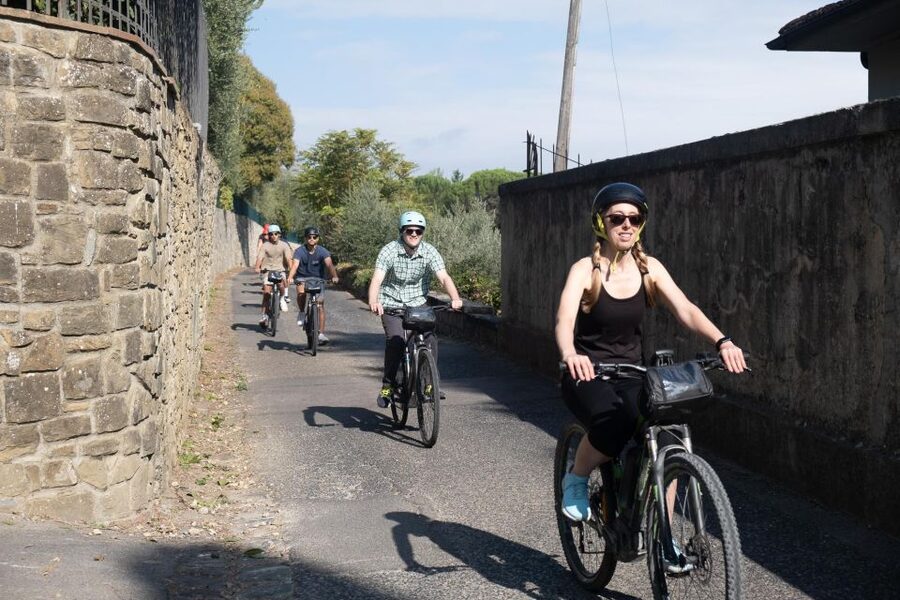Florence: Chianti E-Bike Tour with Tuscan Lunch & Winery - Who should book, and who should skip